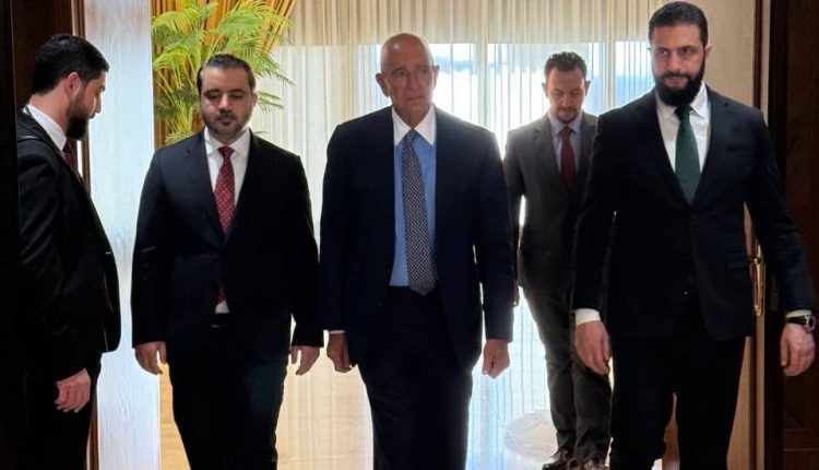 أعلن المبعوث الأميركي الخاص، توم باراك، اليوم السبت، أنه أجرى لقاءً في دمشق مع الرئيس السوري الانتقالي أحمد الشرع