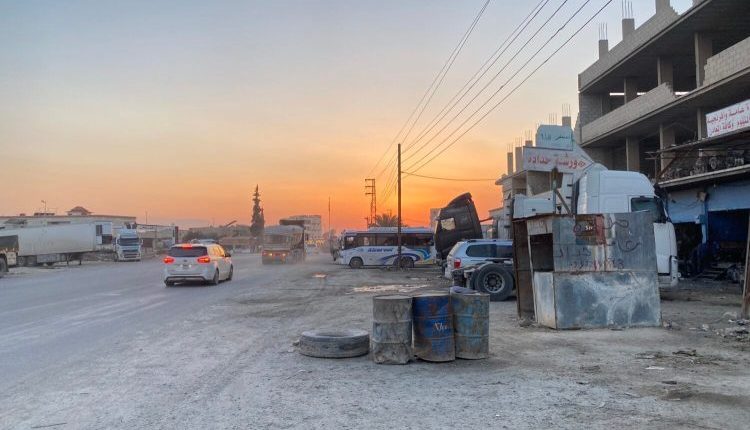 رغم الأهمية الجغرافية والاقتصادية التي تتمتع بها مدينة الضمير في ريف دمشق، بحكم وقوعها على خط دمشق الدولي، إلا أن الأوتوستراد بات مصدر خطر