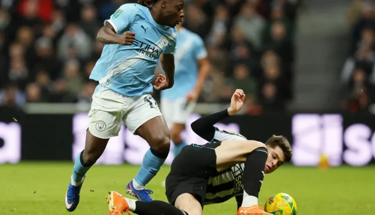 السيتي يضع قدماً في نهائي كأس الرابطة بالفوز على نيوكاسل بهدفين دون مقابل ريان شرقي
