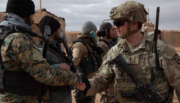 يُعيد طرح واشنطن خيار سحب قواتها من سوريا فتح نقاش واسع حول المستفيد الحقيقي من هذا التحول المحتمل، في لحظة إقليمية تتسم بتسارع التحركات