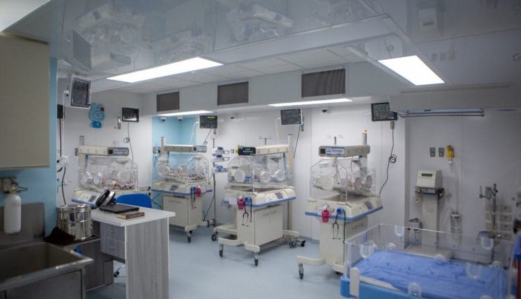 سُجّلت في محافظة دير الزور شرقي سوريا حادثة وفاة لطفل حديث الولادة يبعد نقله من مدينة الميادين إلى المشفى في دير الزور