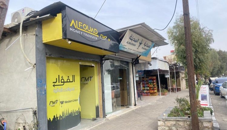 رغم تأكيد الجهات الرسمية أن طرح العملة النقدية الجديدة يهدف إلى استبدال الأوراق القديمة وتحسين جودة التداول النقدي