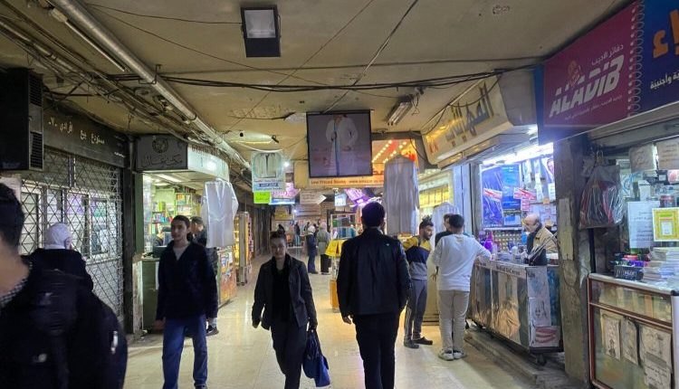 بعد مرور عام على اختفاء الخدمة الإلزامية في الجيش السوري من الحياة اليومية للشباب، تغيّرت الأسئلة التي كانت تلاحقهم لسنوات.