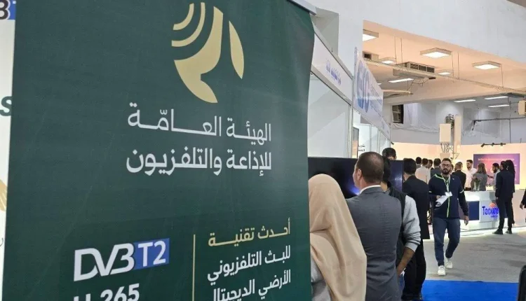 أثار إعلان وزارة الإعلام السورية عن عزمها إطلاق “مدونة سلوك مهني” للصحفيين، سجالًا إعلاميًا ونقابيًا، بعد إعلان رابطة الصحفيين السوريين