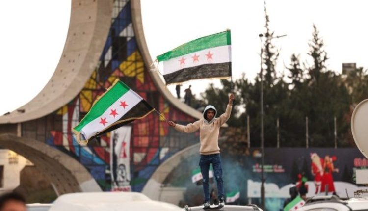 اعتبر الصحفي السوري–الأمريكي عصام خوري أن التعيينات الدبلوماسية السورية الأخيرة، ولا سيما في واشنطن، تعكس ضعفًا في المعايير المهنية،