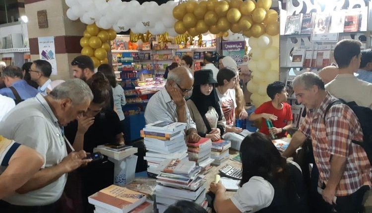 أثار الإعلان عن وجود كتاب لـ "أبو مصعب الزرقاوي"، القيادي السابق في "تنظيم القاعدة"، ضمن فعاليات معرض دمشق الدولي للكتاب، موجة جدل واسعة