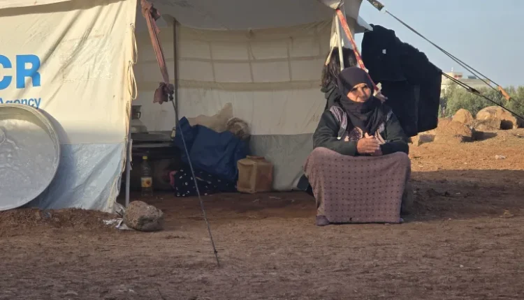 وجد آلاف النازحين من مدينة رأس العين وريفها أنفسهم أمام واقع إنساني بالغ التعقيد، في ظل التغيرات الميدانية التي شهدتها محافظة الحسكة.