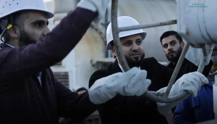 يشكو عدد من العاملين في المؤسسة العامة للنفط والشركات التابعة لها من تأخر تحويل رواتبهم في ظاهرة تتكرر خلال الأشهر الأخيرة