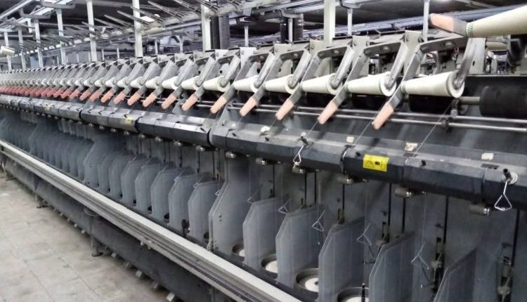 يشهد القطاع العام السوري تحولات كبيرة في القوى العاملة، مع استمرار خسارة كوادر خبرة في مؤسسات الغزل والنسيج.