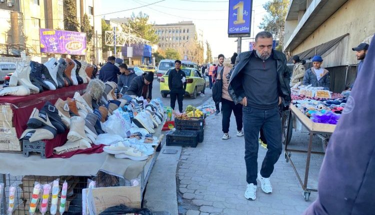 انتشار البسطات وإخلاء الشوارع الرئيسية، عادت الأرصفة في دمشق مع بداية شهر رمضان لتشهد ازدحاماً ملحوظاً