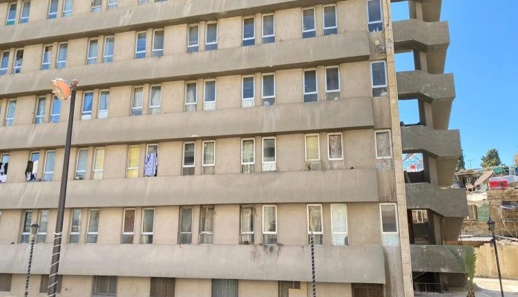 يُعد سكن الدراسات في المزة جزءاً من المدينة الجامعية التابعة لـ جامعة دمشق، والمخصص لإقامة طلاب الدراسات العليا القادمين من خارج العاصمة..