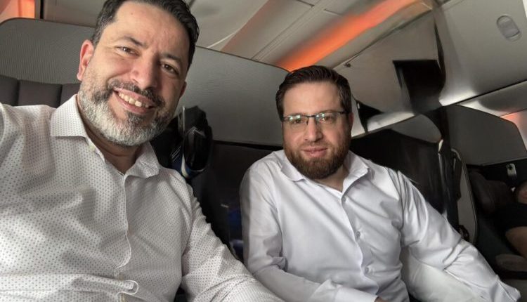 أثار تبادل عبارات الإشادة بين وزير التنمية الإدارية في سوريا محمد حسان السكاف ومدير صندوق التنمية صفوت رسلان موجة