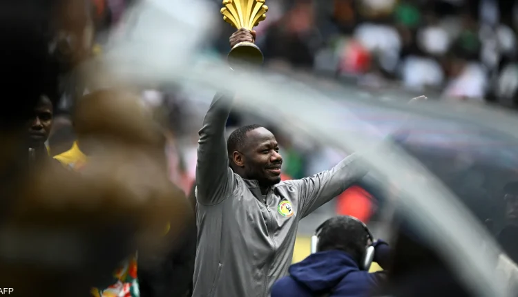 السنغال تستعرض كأس أمم إفريقيا 2025 في باريس تحدي قرار الاتحاد الافريقي (الكاف)