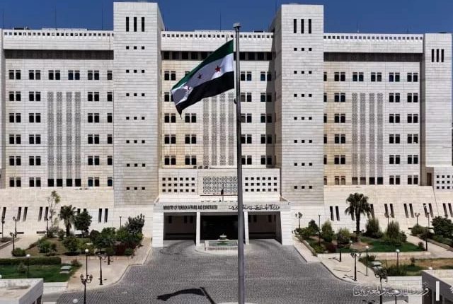 أدانت سوريا القصف الإيراني على الدول العربية، مؤكدة تضامن سوريا الكامل مع السعودية، الإمارات، البحرين، قطر، الكويت والأردن