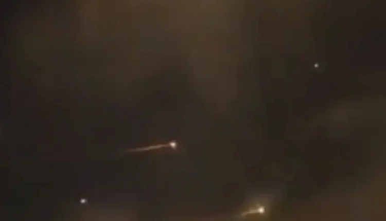 قال جيش الاحتلال إنّ حـزب الله  أطلق، "لأول مرة في تاريخه"، صاروخ "SCUD-D" برأس حربي يزن طناً من المتفجرات وسقط في قاعدة "بلماخيم" الجوية.