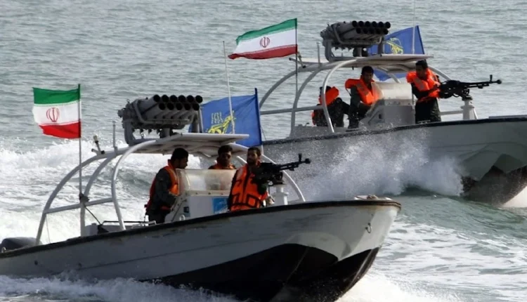 أكدت إيران أن قواتها المسلحة بصدد تنفيذ إجراءات عسكرية "عملية ومؤلمة" لإنهاء بـ "القرصنة والبلطجة البحرية" الأمريكية.