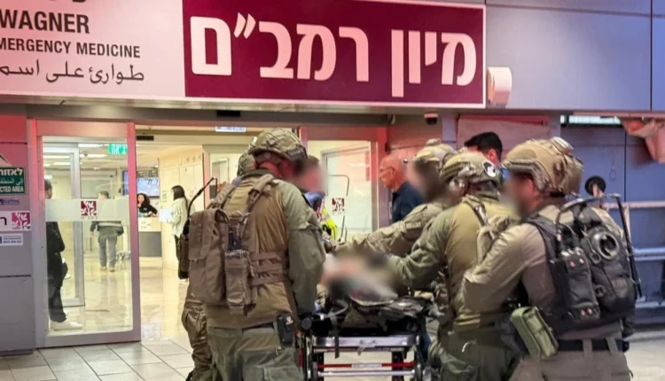 أعلن المتحدث باسم جيش الاحتلال الإسرائيلي، عن مقتل جندي برتبة رقيب وإصابة 6 آخرين، وصفت جراح 4 منهم بالخطيرة، في بلدة الطيبة في جنوب لبنان.