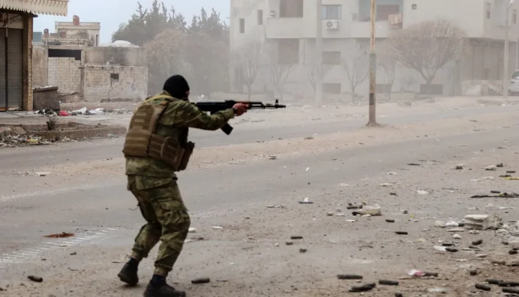 شهدت الساعات الأخيرة تصاعداً مقلقاً في معدلات الجريمة والاعتداءات الجسدية في مناطق سورية مختلفة، حيث سُجلت حادثتان في الرقة ودمشق.