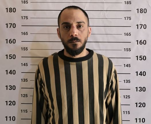 أعلنت وزارة الداخلية السورية عن نجاح عملية نوعية أدت إلى إلقاء القبض على أمجد يوسف، المتهم الرئيسي والمباشر في ارتكاب مجزرة التضامن