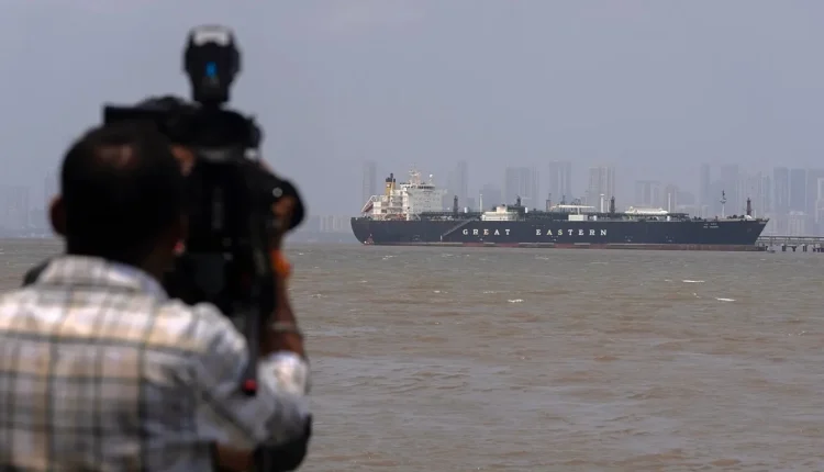 واشنطن بوست مضيق هرمز حصار إيران ترامب أسعار الطاقة