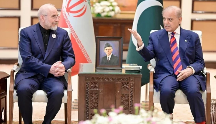 أعلن دونالد ترامب تمديد وقف إطلاق النار مع إيران، "إلى حين تقديم الإيرانيين مقترحهم وانتهاء المناقشات، سواء بالموافقة أو الرفض"