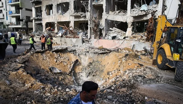 أقرّ رئيس حكومة الاحتلال الإسرائيلي الأسبق، إيهود باراك، بأنّ الحرب الأطول في تاريخ "إسرائيل" تقترب من نهايتها من دون تحقيق أيّ من أهدافها