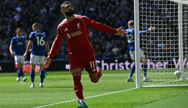 ليفربول يحقق فوزاً صعباً وبالوقت القاتل على إيفرتون عبر محمد صلاح الدوري الإنكليزي الممتاز