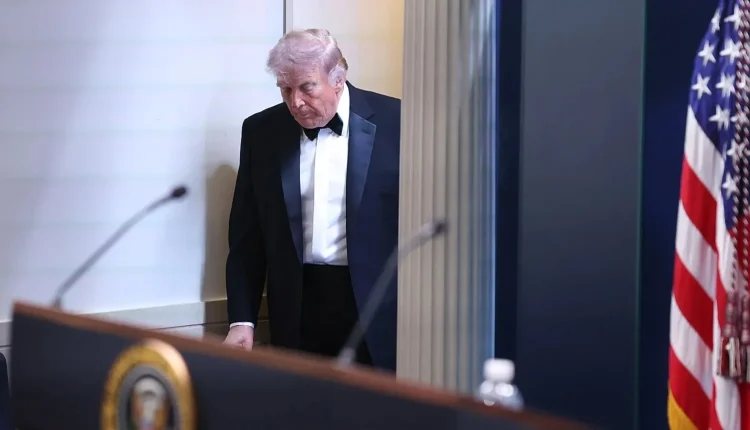 أصدر الرئيس دونالد ترامب تعليمات صارمة لمستشاريه بالاستعداد لفرض حصار بحري واقتصادي طويل الأمد على إيران