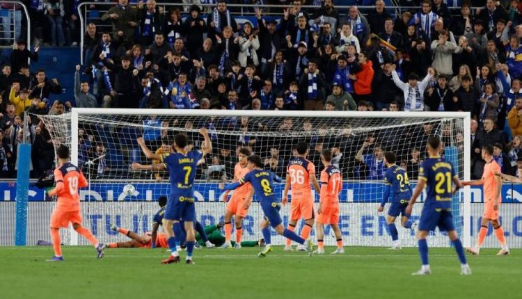 ديبورتيفو ألافيس يُسقط بطل الليغا برشلونة الدوري الإسباني