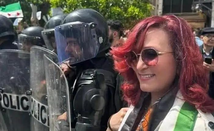 أثار توقيف الكاتبة والناشطة خولة برغوث في العاصمة دمشق منذ مطلع شهر أيار، موجة واسعة من المطالبات للكشف عن مكان احتجازها وأسباب توقيفها،