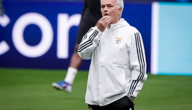 مورينيو يكسر صمته حول خلاقته للمدرب ألفاروا أربيلوا بنفيكا ريال مدريد