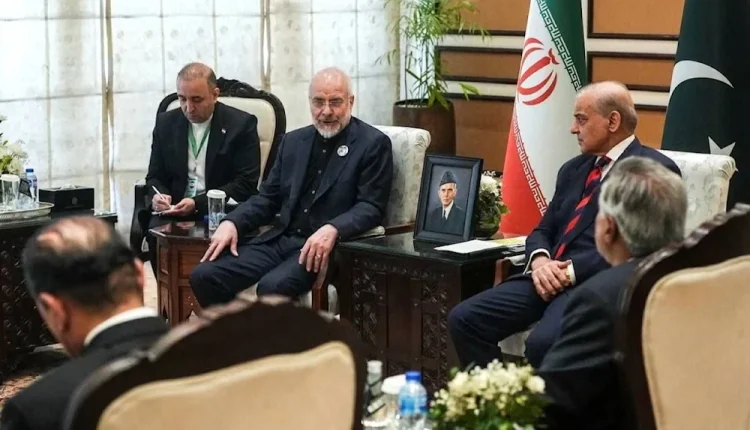 كشفت تقارير إعلامية إيرانية عن تسليم طهران رداً رسمياً يتضمن 14 بنداً يحدد الخطوط العريضة لإنهاء "الحرب المفروضة"