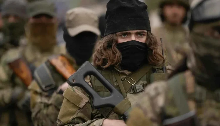 المقاتلين الأجانب السلطات الانتقالية السورية، بقيادة الرئيس أحمد الشرع، تحديات أمنية متصاعدة في ملف المقاتلين الأجانب.