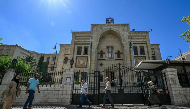 مجلس الشعب دمشق مشاورات للإعلان عن قائمة "حصة الرئيس" في مجلس الشعب، ومن المتوقع صدور أسماء الأعضاء المعينين من قبل الرئيس خلال الأسبوع الجاري