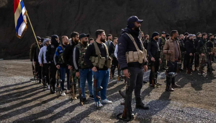 أعلنت قيادة قوات الحرس الوطني في السويداء، عن تسجيل حادثة هروب لثلاثة أسرى، فجر اليوم، من أحد المقرات المخصصة للاحتجاز.