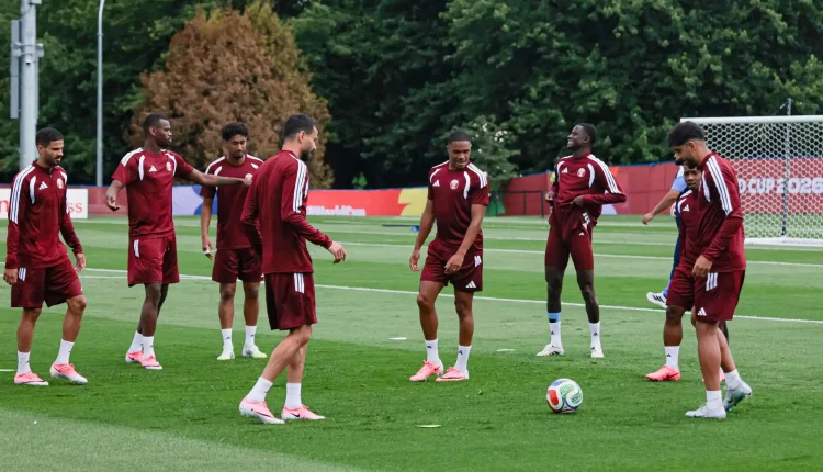 يتطلع منتخب قطر الأول لكرة القدم إلى كتابة تاريخ جديد في نهائيات كأس العالم FIFA 2026، عندما يحل ضيفاً على نظيره المنتخب الكندي