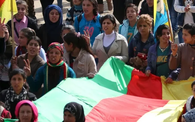 بعد مرور أكثر من ثلاثة أسابيع على تشكيل لجنة لمتابعة ملف المهجرين الكرد من الرقة، لا تزال مئات العائلات تنتظر خطوات عملية تتيح لها العودة