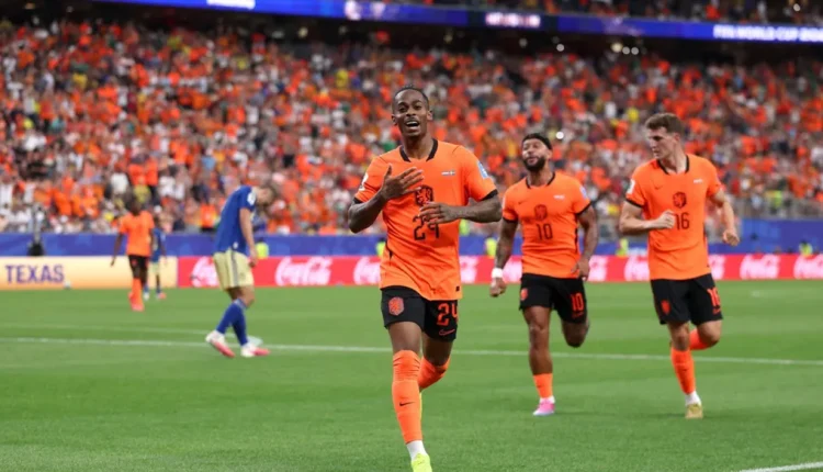 تتجه أنظار جماهير الكرة نحو الموقعة التي تجمع بين منتخب تونس ونظيره المنتخب الهولندي، لحساب الجولة الأخيرة من المجموعة السادسة
