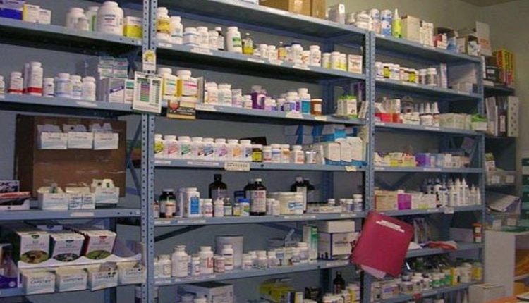 سوريا تتجه لتأسيس “هيئة للدواء” وسط وعود بالتنظيم… وقطاع صحي يترنح تحت ضغط الواقع