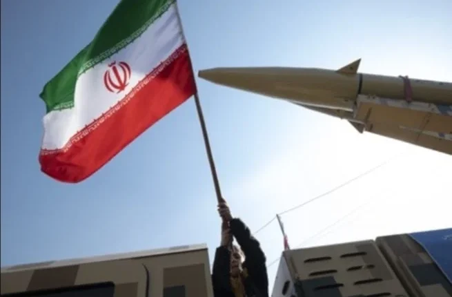أعلن حرس الثورة في إيران، أنّ مقاتلاته الجوية استهدفت القاعدة الجوية التي انطلق منها العدوان على برج اتصالات في جزيرة سيريك بمحافظة هرمزجان.