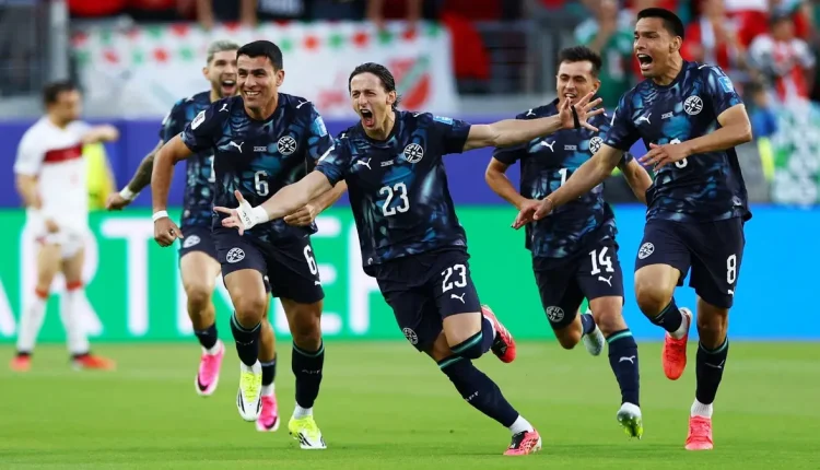 أحيا منتخب باراغواي آماله في التأهل إلى الدور المقبل من نهائيات كأس العالم، بعد تحقيقه فوزاً ثميناً على نظيره المنتخب التركي
