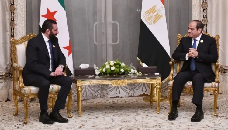 تشهد العلاقات المصرية السورية تحركات دبلوماسية مكثفة لاستعادة التمثيل الدبلوماسي الكامل بين البلدين بعد مرحلة انتقالية تشهدها