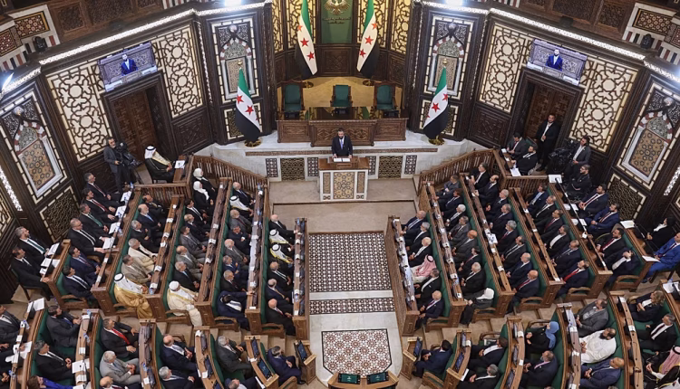 أعاد انعقاد أولى جلسات مجلس الشعب السوري عقب إعلان تشكيله في منتصف تموز/يوليو 2026، فتح باب النقاش حول شكل الحياة السياسية في سوريا