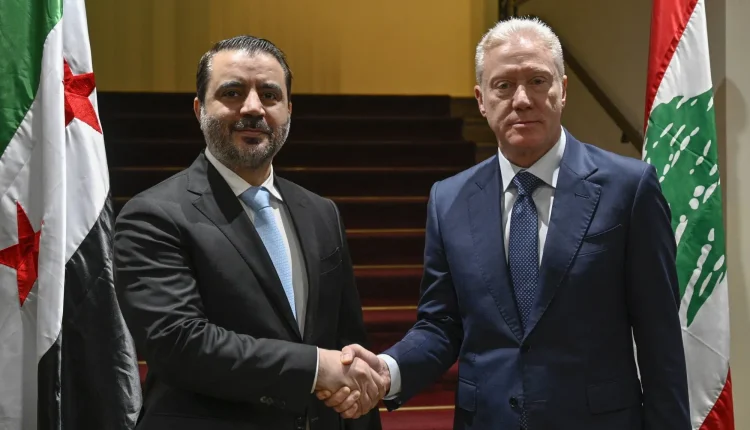رغم التصريحات من الحكومة السورية بأن دمشق غير معنية بتدخل عسكري داخل الأراضي اللبنانية لتفكيك سلاح حزب الله كما يريد الرئيس الأمريكي