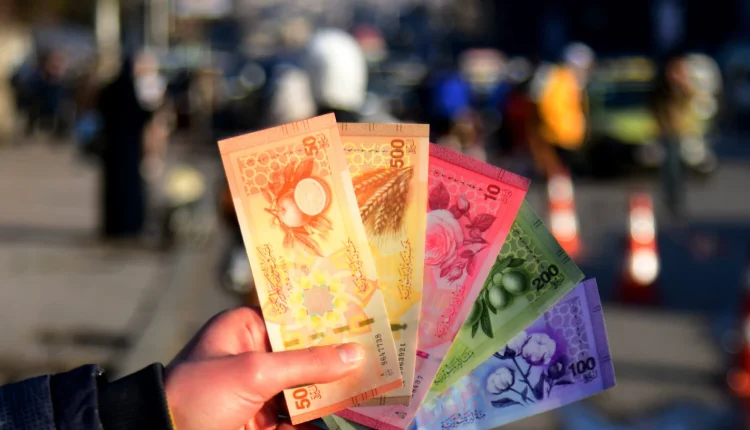 مع انتهاء المهلة التي حددها مصرف سوريا المركزي لاستبدال الأوراق النقدية القديمة بالعملة الجديدة، تدخل البلاد مرحلة تتجاوز الجانب الفني
