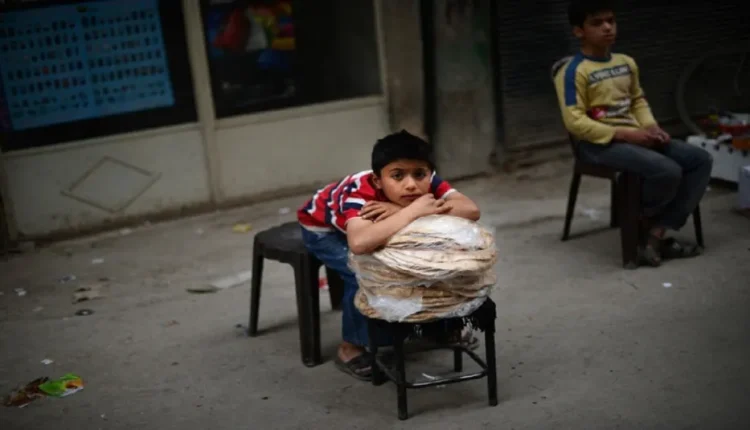 تقرير حقوقي: سياسات الحكومة السورية الانتقالية تهدد الأمن الغذائي وتعمّق الفقر مع رفع أسعار الخبز والطاقة