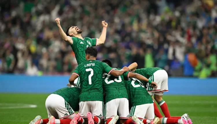 حجز منتخب المكسيك مقعده رسمياً في دور الـ 16 من بطولة كأس العالم 2026، بعد تحقيقه فوزاً ثميناً على نظيره منتخب الإكوادور بنتيجة (2-0)