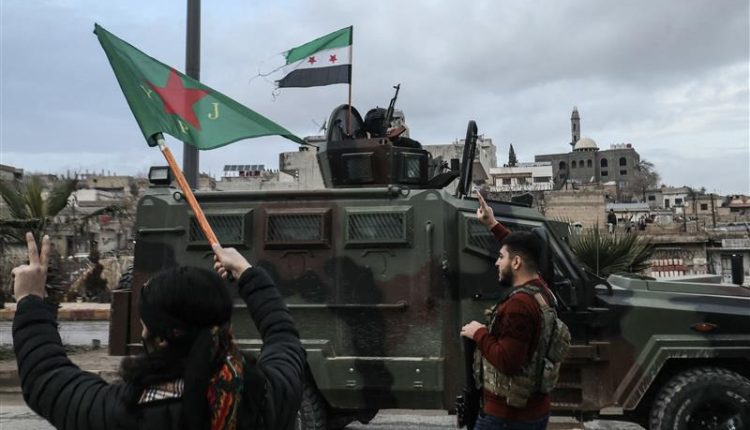 شهدت محافظتا حلب والحسكة توتراً أمنياً، إثر حملة مداهمات واعتقالات نفذتها قوات الحكومة السورية في بلدتي تل عرن وتل حاصل بريف حلب الشرقي