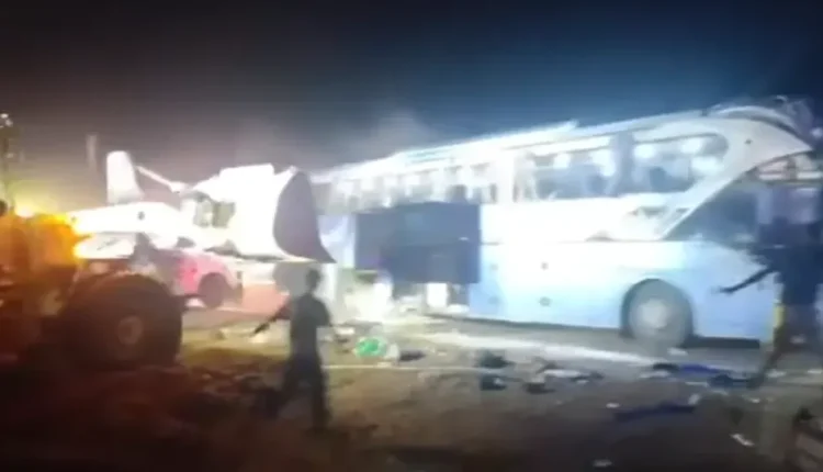 معتمرين لبنانيين