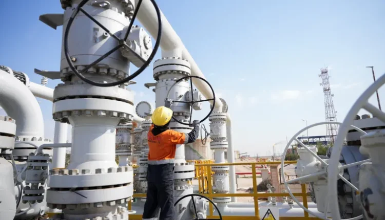 بدأت الولايات المتحدة استيراد شحنات من زيت الوقود عراقي المنشأ والمُصَدَّر عبر الأراضي والموانئ السورية لأول مرة